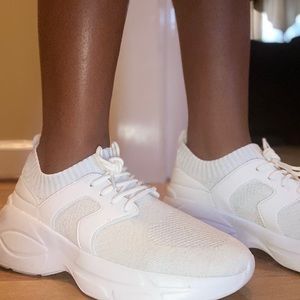 Upfront Sneakers- White